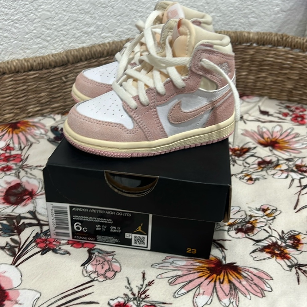 NEW Jordan 1 Retro High OG size 6C